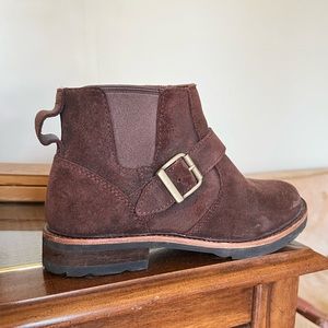 Like new L.L. Bean boots! Worn once, size 6, brown, fall boots!